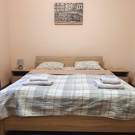 Apartments Domovik Parkaniya, 2A Mukacheve Bagian luar foto