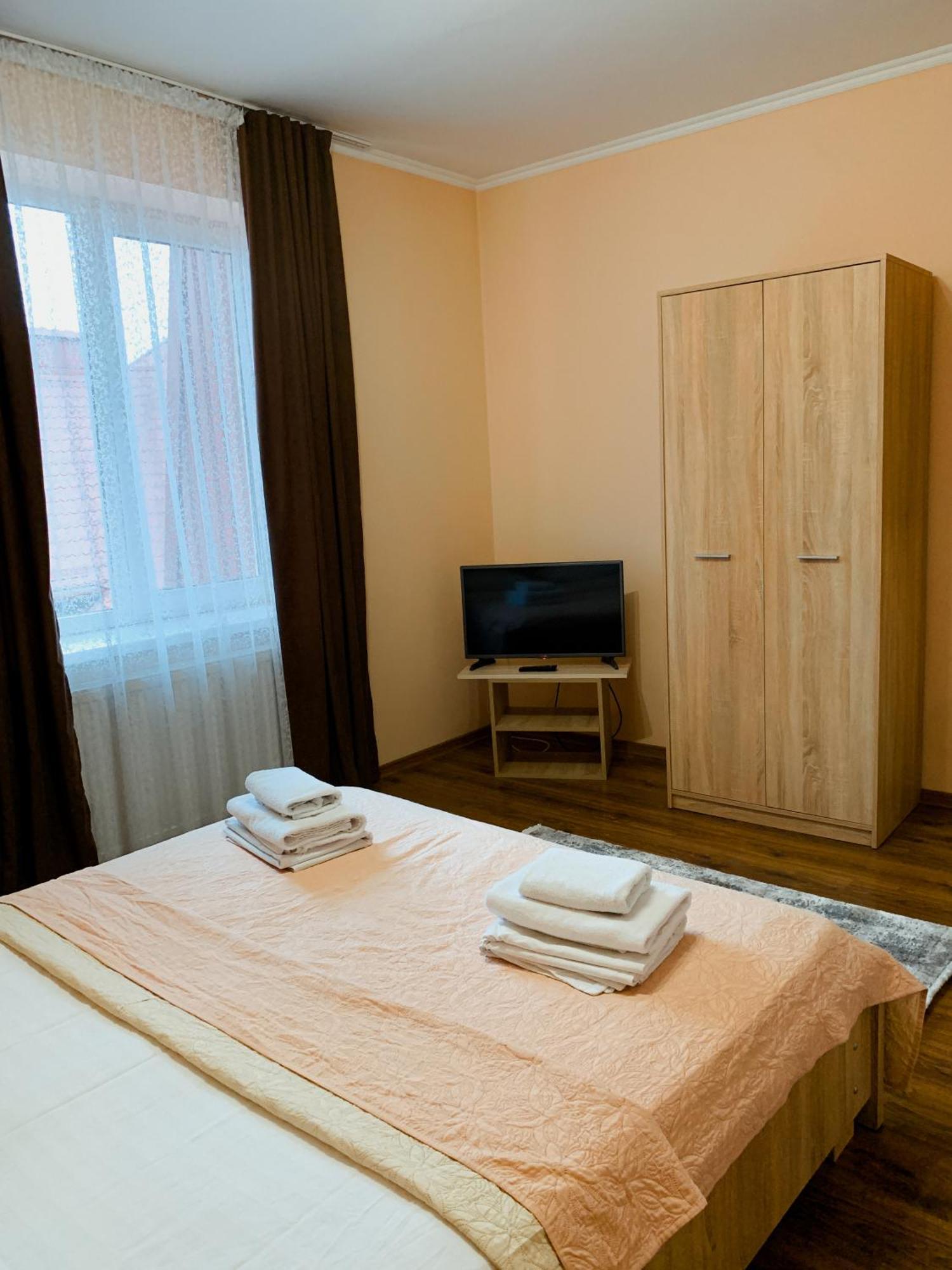 Apartments Domovik Parkaniya, 2A Mukacheve Bagian luar foto